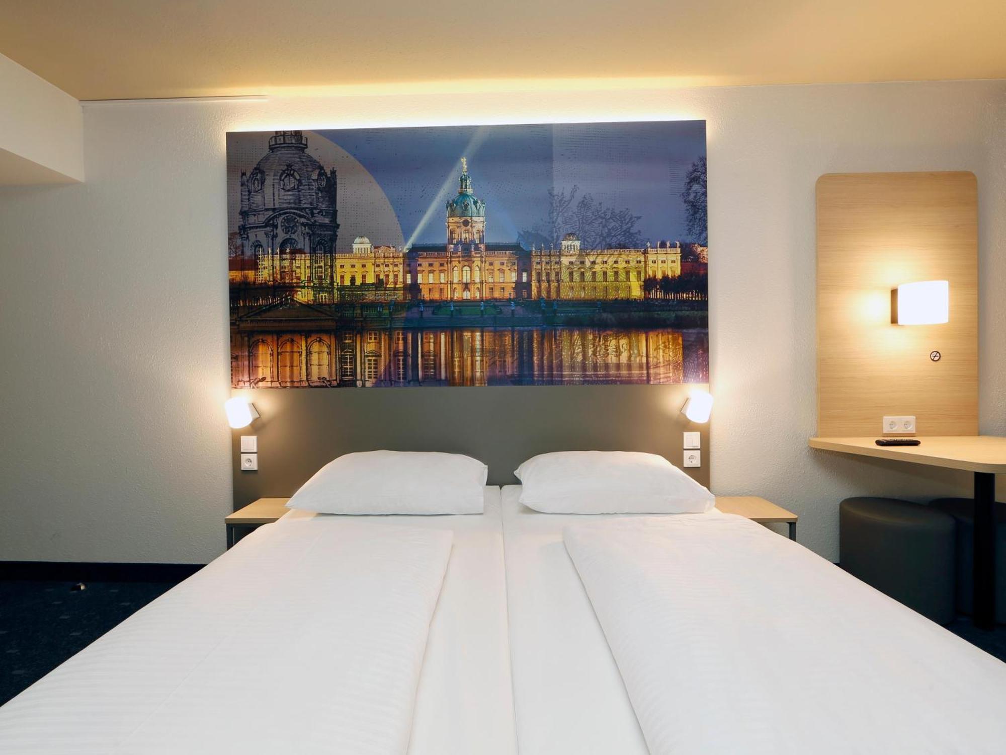 Hotel Ibis West